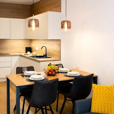 Apartment Masarykova - Modern 1-bedroom In Center & Free Parking Laibach